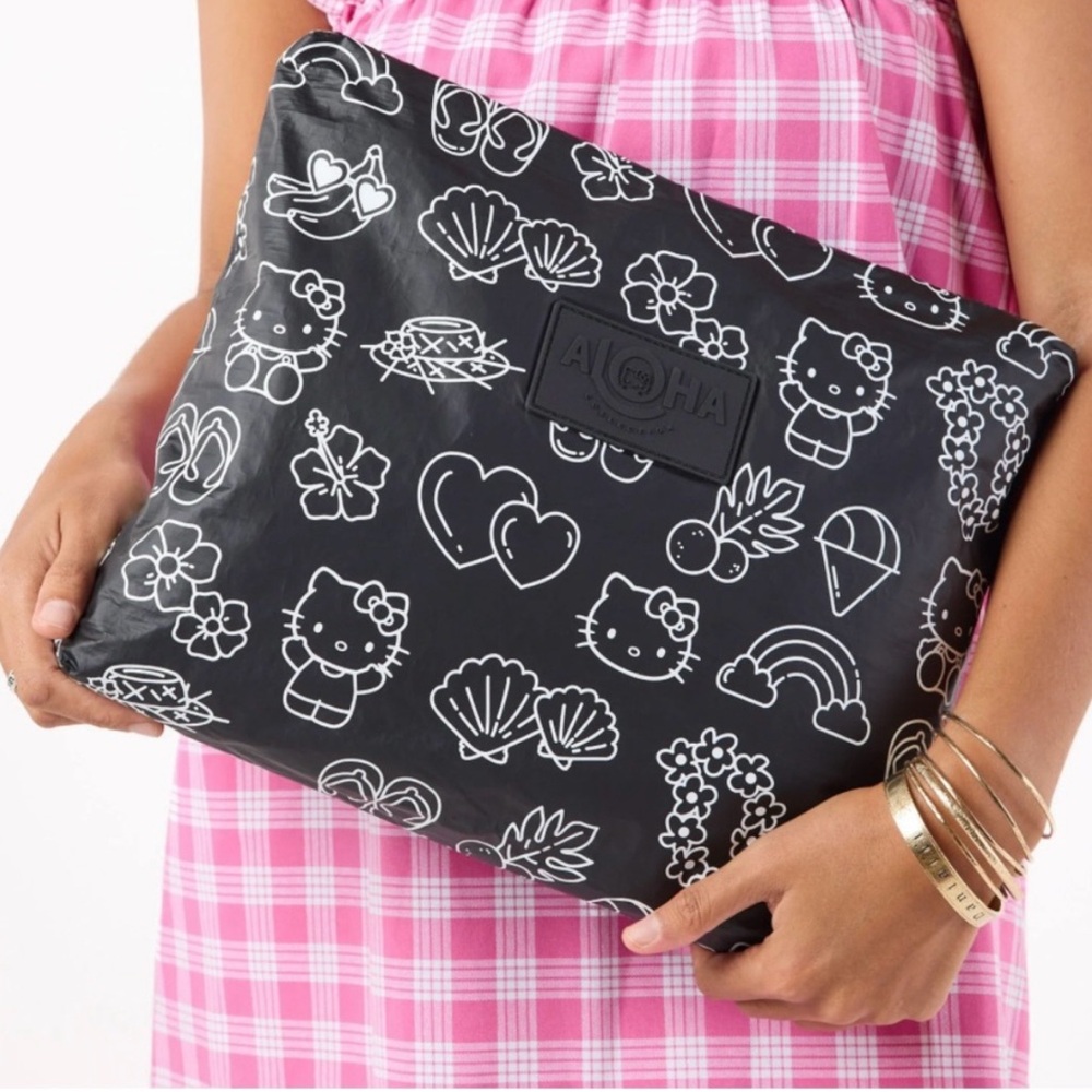Aloha Collection x Hello Kitty Black Max Pouch